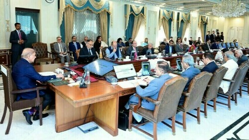 معاشی خوشحالی کا دارومدار دہشت گردی کے خاتمے پر ہے، وزیراعظم