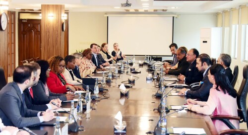 Finance minister apprises WB delegation of govt&rsquo;s reform agenda
