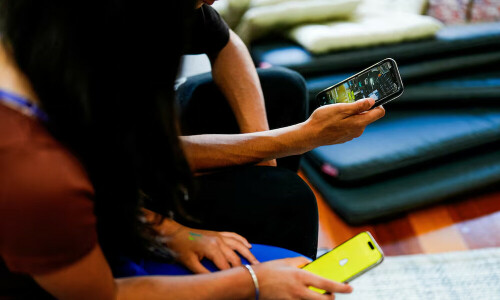 Australian children able to bypass age limit set by social media platforms, report shows