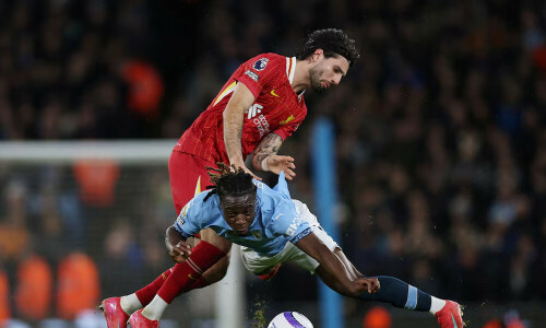 Liverpool beat Man City 2-0 to extend lead at the top to 11 points