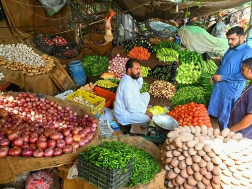 CDA, MCI directed to address issues facing street vendors/stallholders