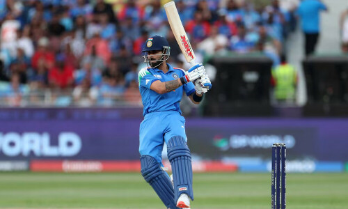 Coach Gambhir hails phenomenal Kohli after heroic chase