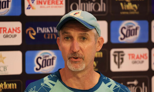 Former Pakistan coach Gillespie labels successor Aaqib Javed a &lsquo;clown&rsquo;