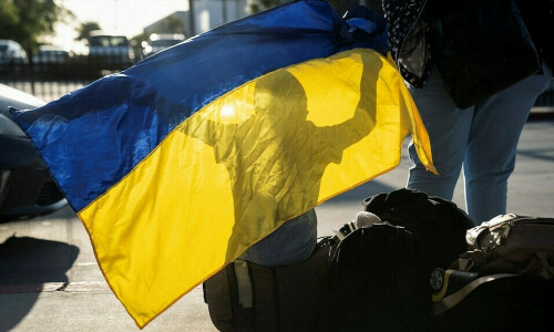 Trump weighs revoking legal status of Ukrainians as US steps up deportations