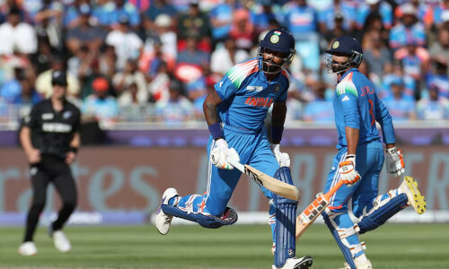 India chasing Champions Trophy history, NZ ready to scrap
