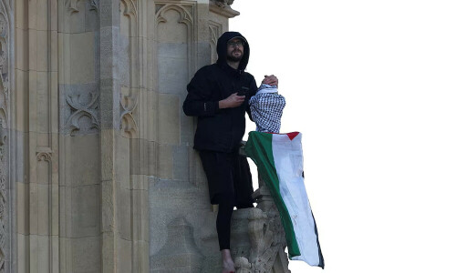 Man with Palestinian flag arrested after scaling London&rsquo;s Big Ben