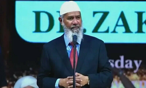 Dr Zakir Naik attends Iftar-dinner at governor&rsquo;s house