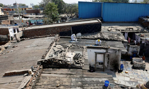 Indian slums get &lsquo;cool roofs&rsquo; to combat extreme heat