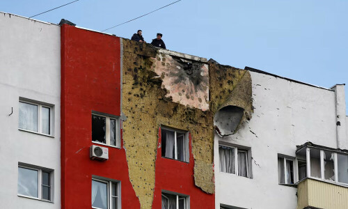 Ukraine&rsquo;s biggest drone attack on Moscow kills one, disrupts air and train transport