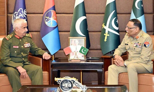 Bahrain Cmdr, CJCSC discuss regional environment, security issues