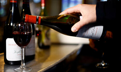 Trump threatens tariffs on European wine and spirits in escalating trade war