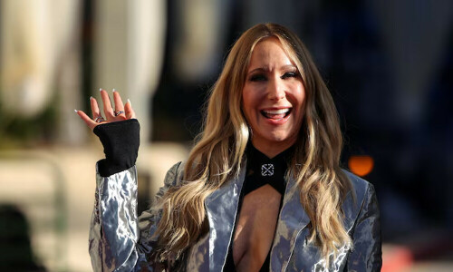 Nikki Glaser to return as host of 2026 Golden Globes