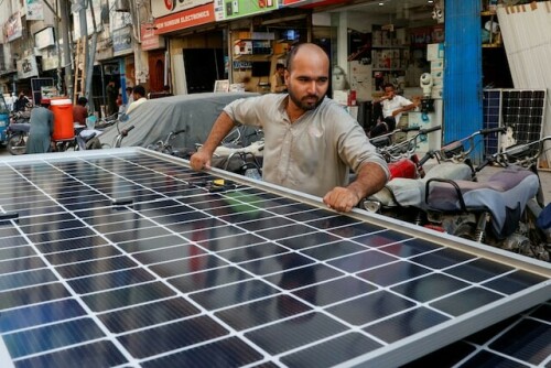 Net-metering buyback: Does govt want to dim Pakistan’s solar glow? Net-metering buyback: Does govt want to dim Pakistan’s solar glow?