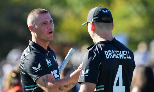 New Zealand romp to nine-wicket win in first Pakistan T20