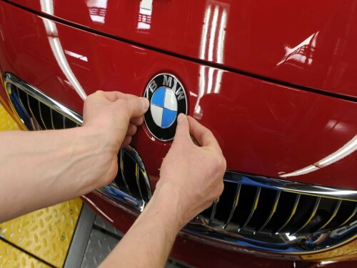 BMW foresees earnings hit as Europe counts the early cost of tariffs
