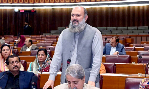 NA informed: Trade deficit declines in FY24