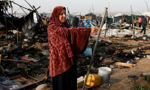 Israeli strikes kill over 400 in Gaza, say Palestinians, ceasefire on brink