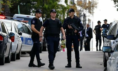 Turkey detains Istanbul mayor