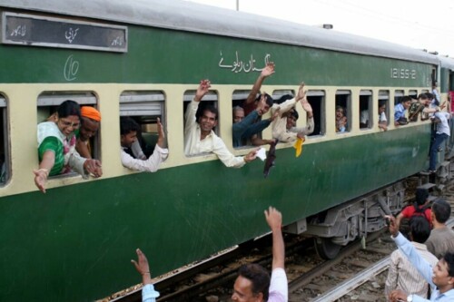 Railways announces 20pc fare cut for Eid travellers