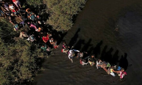 Trump officials defend use of wartime law to deport migrants Trump officials defend use of wartime law to deport migrants