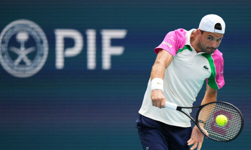 Grigor Dimitrov squeaks into Miami Open semifinals