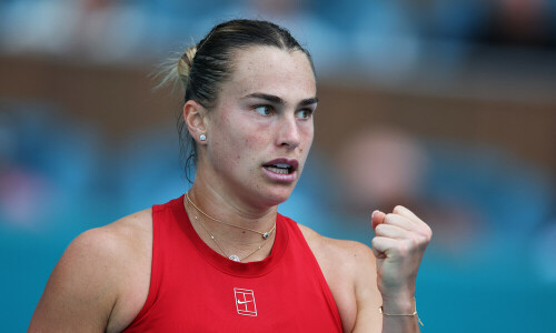 World No. 1 Aryna Sabalenka cruises into first Miami final