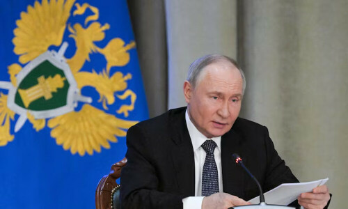 Putin suggests temporary administration for Ukraine to end war