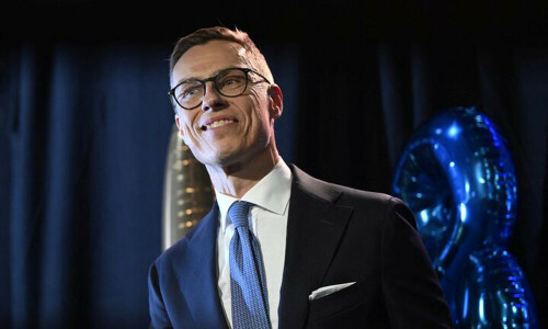 Finnish president boosts ties with Trump in surprise Florida visit