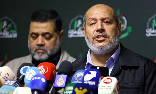 Hamas agrees to Gaza ceasefire proposal, the group&rsquo;s chief says