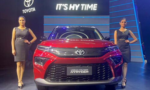 Dude, where&rsquo;s my car? Toyota buyers face long waits amid hybrid boom