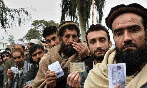 Pakistan extends deadline for expulsion of Afghans