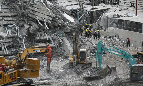 Myanmar quake survivors plead for more help
