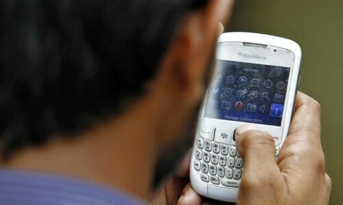 BlackBerry forecasts lower annual revenue due to weak demand for cybersecurity services