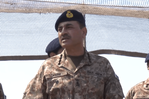 COAS visits Wana, DIK to celebrate Eid with soldiers