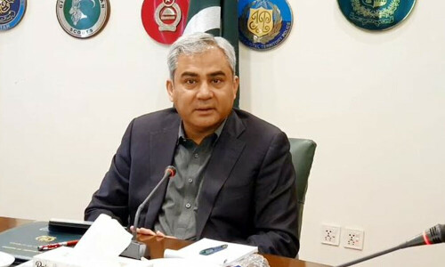 Interior minister pays homage to martyrs