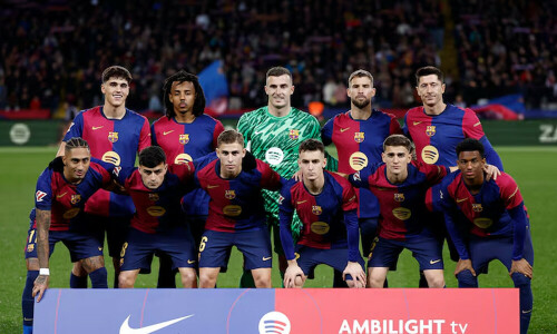 Leaders Barcelona face Betis test as LaLiga title race hots up