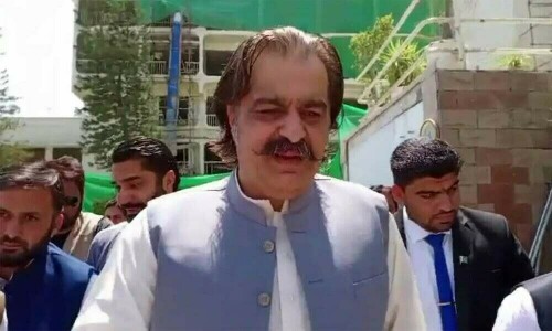گنڈاپور کے بیان کے بعد پی ٹی آئی میں تقسیم بڑھ گئی