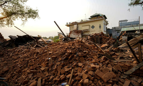Rains add to challenge for Myanmar quake relief, toll at 3,471