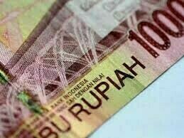 Indonesia rupiah, stocks slump on tariff shocks after extended break