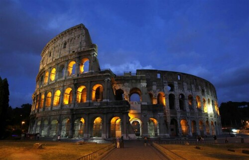 Italy watchdog slams ticket hoarding at Colosseum