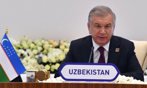 Uzbekistan strikes mineral deals in US