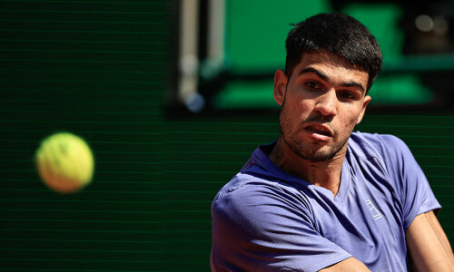 Alcaraz eases into Monte Carlo quarter-finals, Draper out