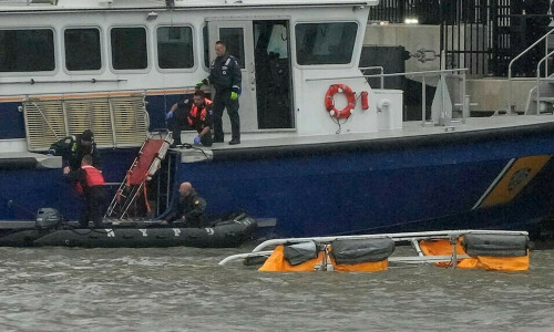 Tourist helicopter crashes into New York&rsquo;s Hudson River, killing all six aboard