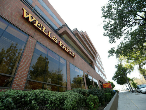 Wells Fargo profit rises on wealth management strength