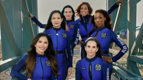 Katy Perry set to roar into space on all-female flight
