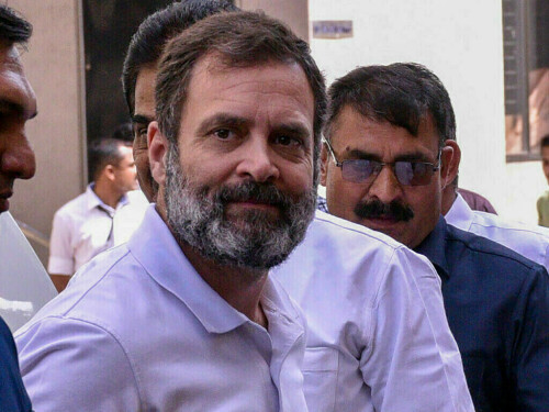 India opposition slams graft charges against Gandhis
