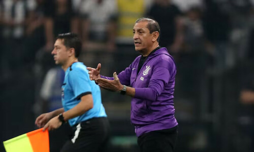 Brazilian Corinthians sack Argentine coach Ramon Diaz
