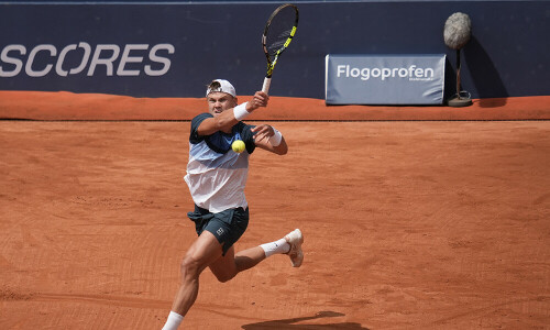 Rune destroys Khachanov to reach Barcelona Open final