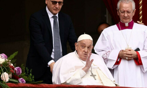 Pope Francis greets cheering Easter crowds from popemobile as he recovers from pneumonia
