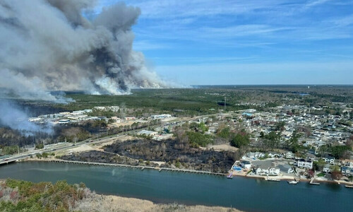 New Jersey wildfire could become state&rsquo;s largest in nearly 20 years